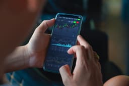 Apa Itu Social Trading? Cara Kerja dan Keuntungannya