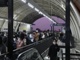 Dari Berangkat Kerja hingga Aktivitas Akhir Pekan, LRT Jabodebek Jadi Pilihan Masyarakat