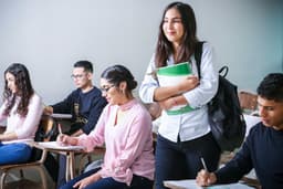 Bahasa Inggris di Kampus: Mitos atau Realita?