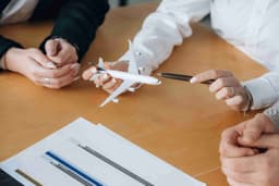 Urusan Bisnis Lancar, Cara Profesional Kirim Paket Ke Luar Negeri Berupa Dokumen Legal