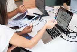 International Undergraduate Program Business Information System untuk Karier Global
