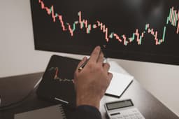 Midweek Volatility: Strategi Aman Menghadapi Rilis Data Ekonomi Berdampak Tinggi