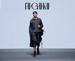 FUGUKU MEMPERKENALKAN KOLEKSI "GROUND ZERO" DI ORCHARD ROAD FASHION WEEK, MENGHUBUNGKAN AKTIVASI GLOBAL DENGAN SENI MENGUMPULKAN KARYA FASHION BERKESADARAN