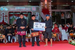 “HUT ke-81 RI, PAM JAYA Rayakan Kebersamaan dan Dukung Penyerahan Ambulans untuk Masyarakat Suku Baduy”