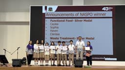 Siswa Kelas 7 BINUS SCHOOL Surabaya Raih Silver Medal di NASPO Lewat Inovasi Pangan Darurat dan AI Pemilah Sampah