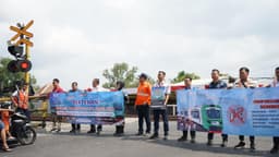 KAI Bandara Sosialisasikan Keselamatan Perjalanan Kereta Api di Perlintasan Sebidang Wates