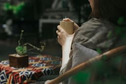 Slow Living Jadi Tujuan Finansial Baru Anak Muda, Kenapa Banyak yang Mulai Mengejarnya?